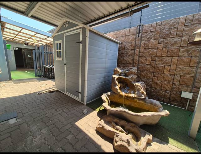 3 BEDROOM TOWNHOUSE FOR SALE IN VANDERBIJLPARK SE 2